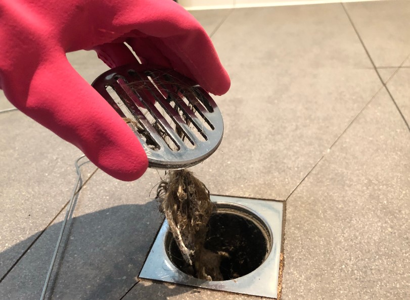 ריח של ביוב במקלחת