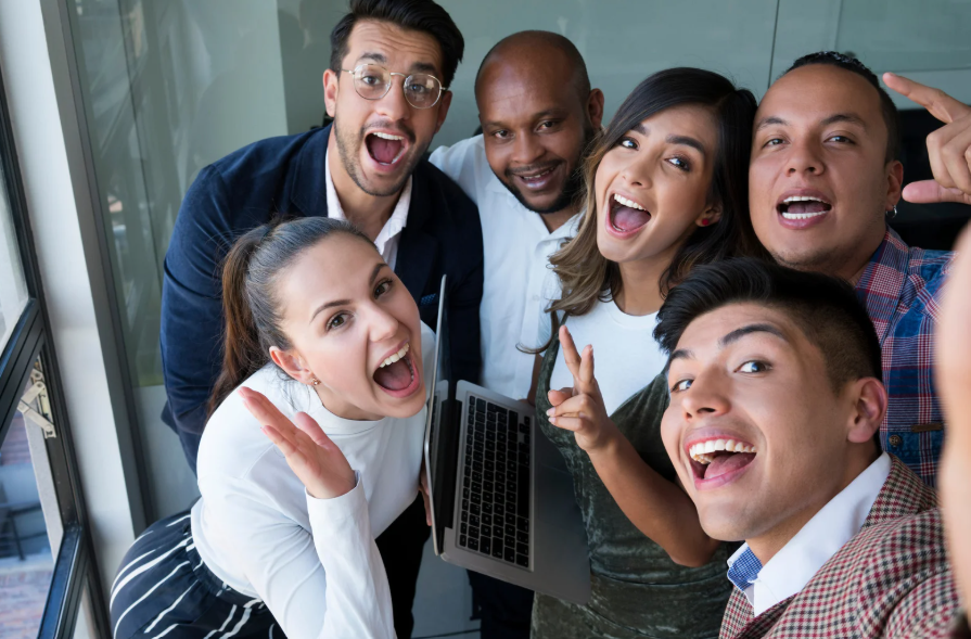 הוצאת דיבה בעבודה